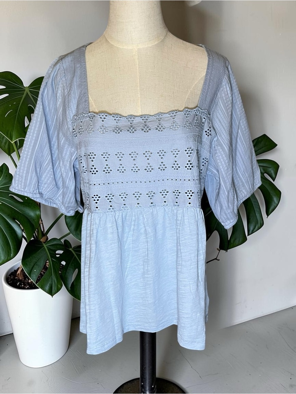 Lucky Brand Light Blue Eyelet Babydoll Top Large Boho Cotton Peasant Cottagecore